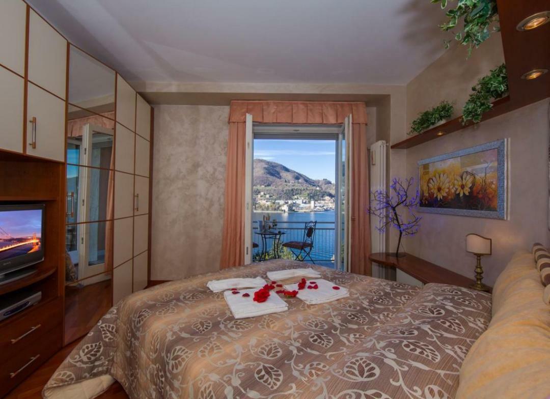 Lo Specchio Sul Lago - The House Of Travelers Como Kültér fotó
