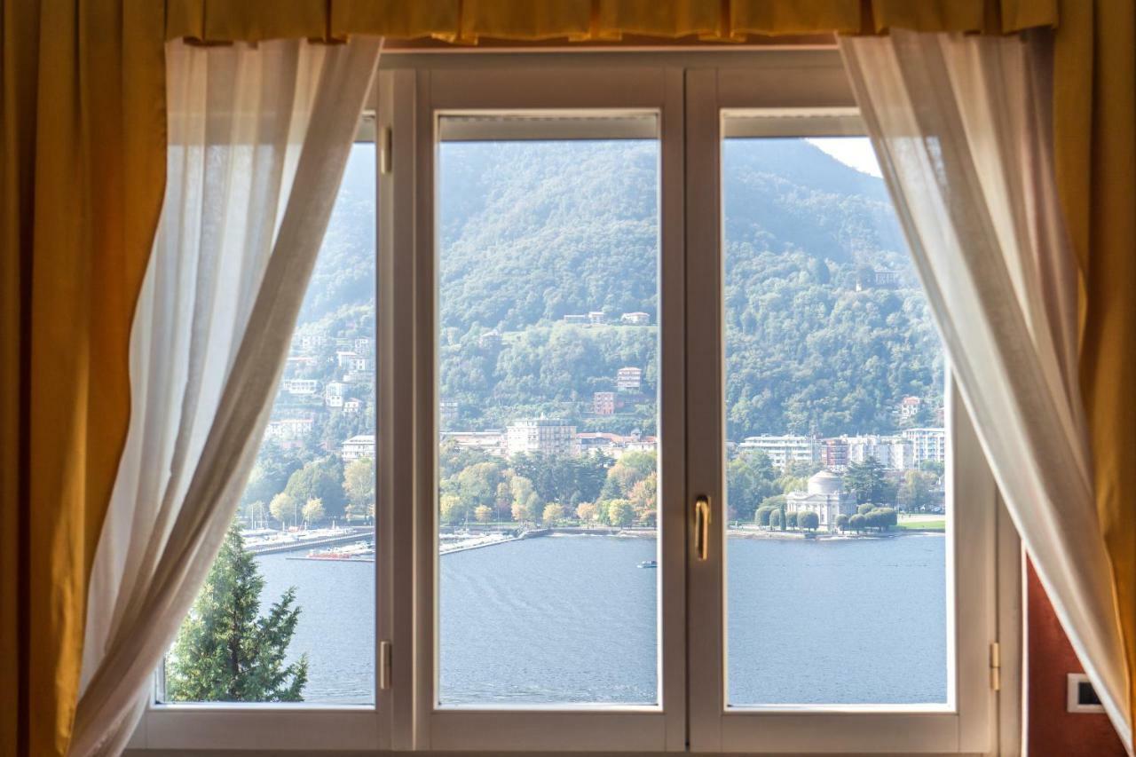 Lo Specchio Sul Lago - The House Of Travelers Como Kültér fotó